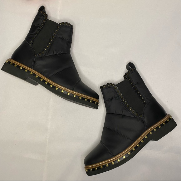 Free People Atlas Puffer Chelsea Black Booties Size 6 - Picture 2 of 13